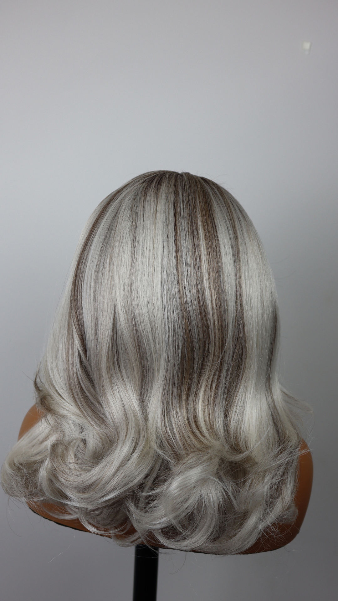 Silver Balayage Lace Front Wig – Soft Waves, Dark Roots, Glueless Install