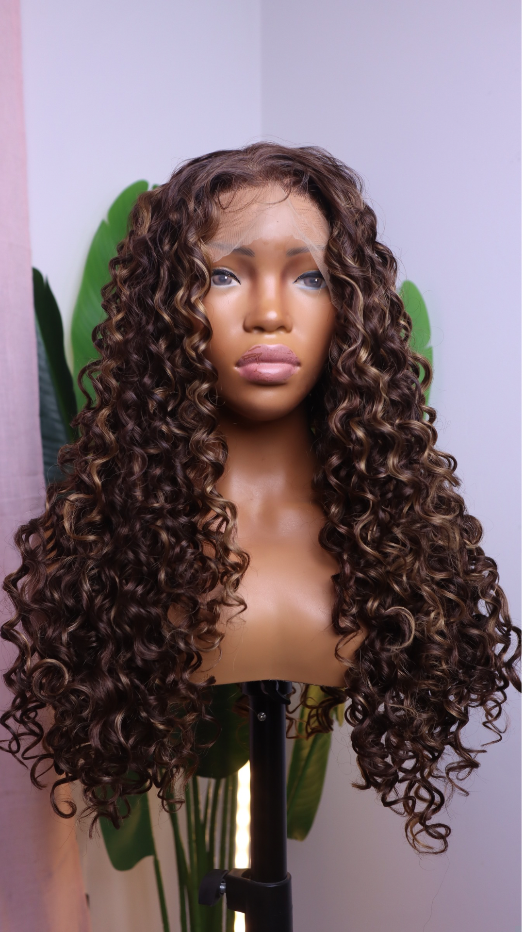 Deep Curl Highlight Wig – Soft Curls Brown Blonde Mix