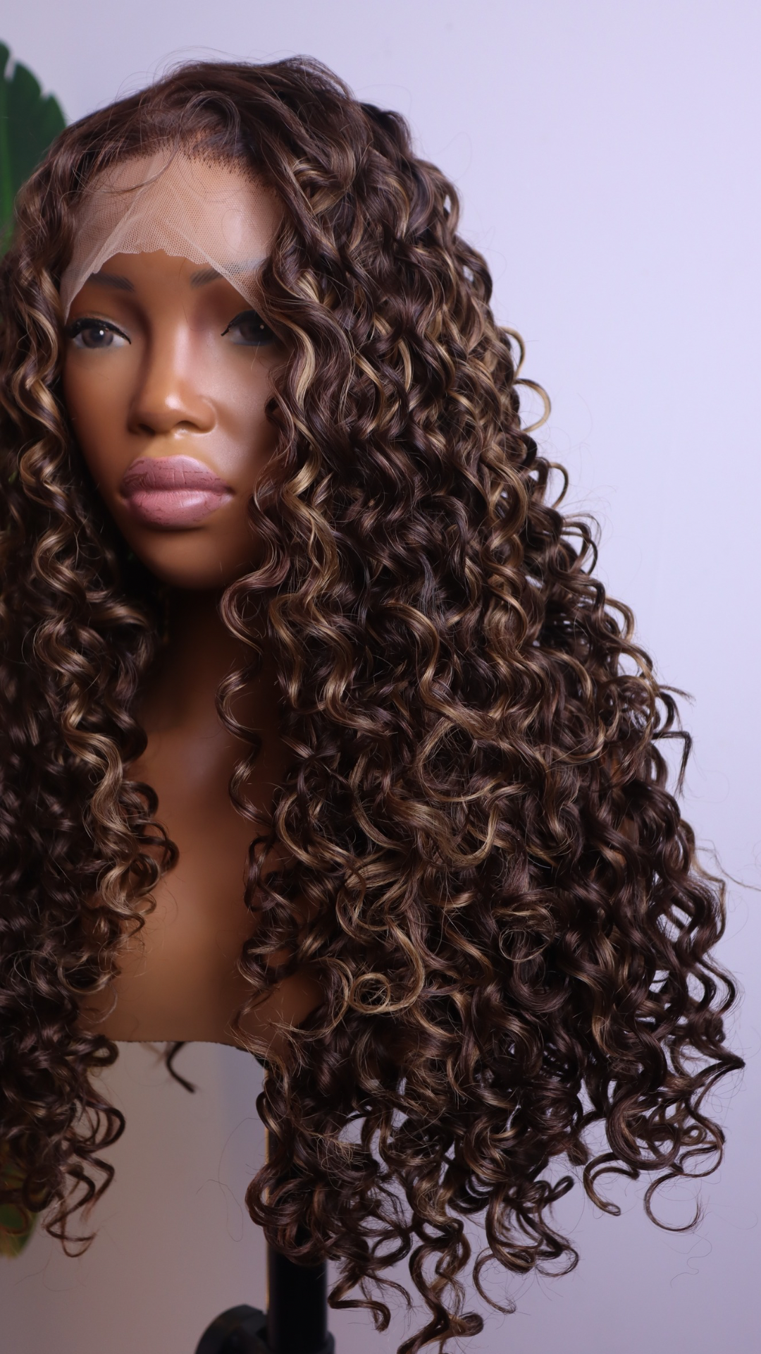 Deep Curl Highlight Wig – Soft Curls Brown Blonde Mix